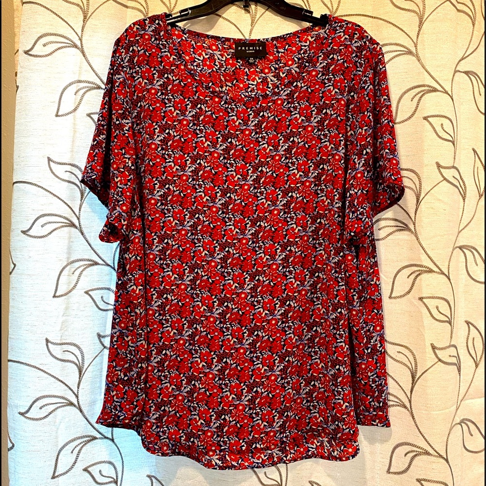 Floral short sleeved blouse